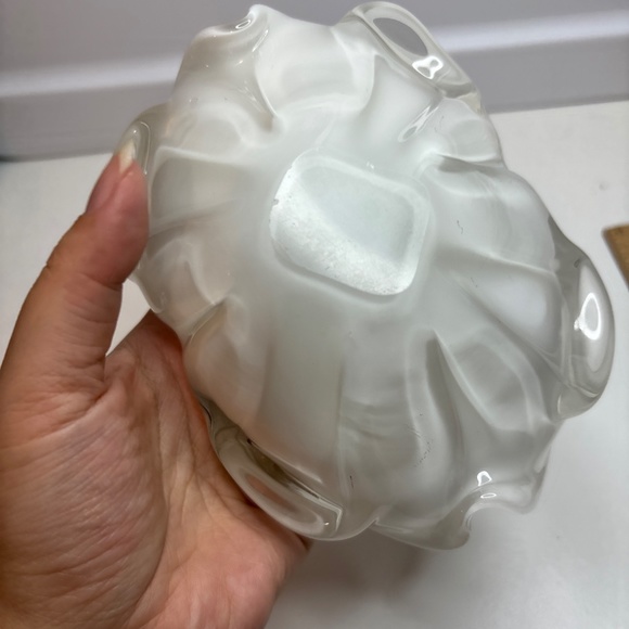 Vintage Murano Candy Dish White base in Blue Yellow Green and Silver Inclusions - Picture 5 of 11